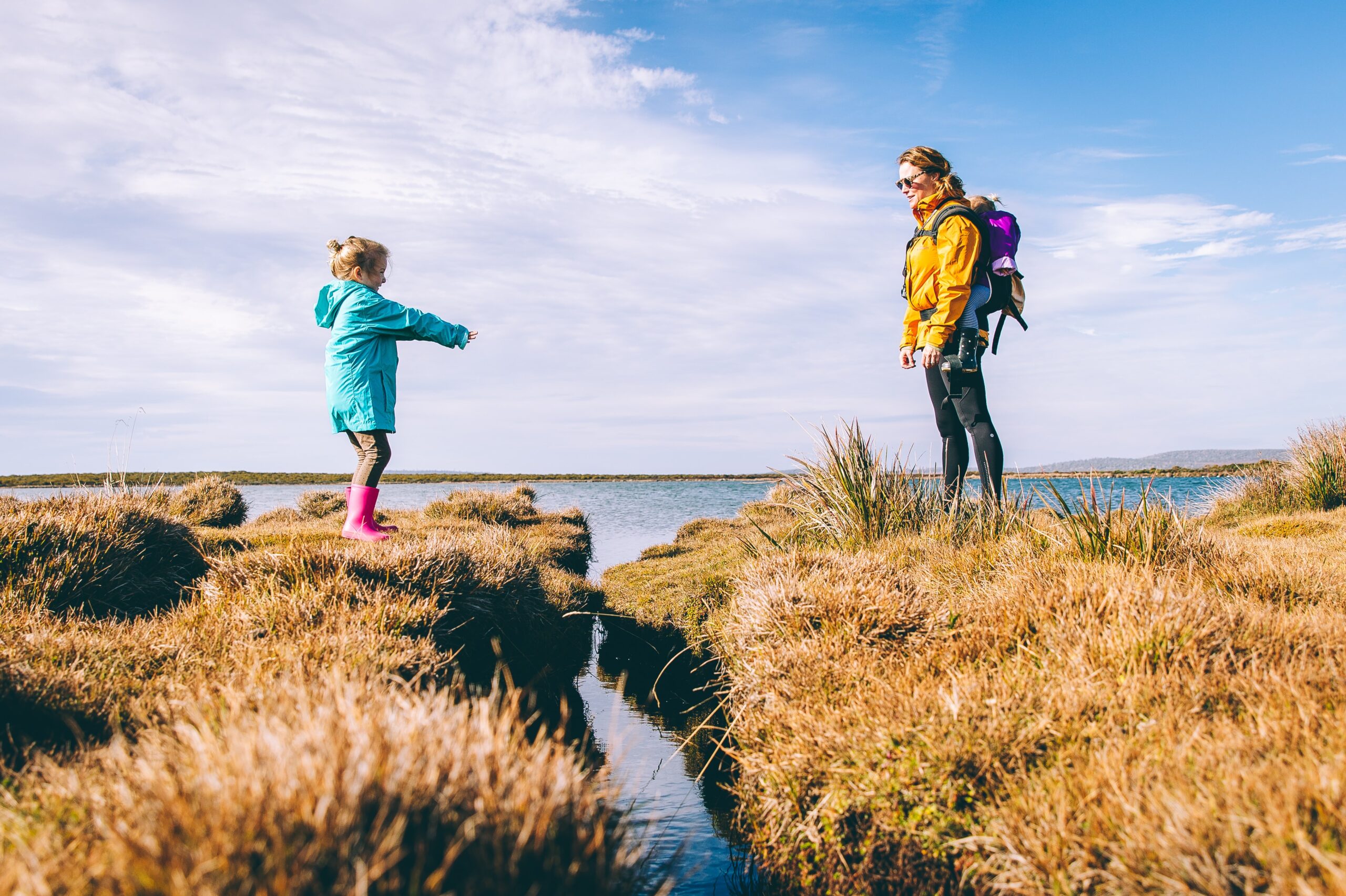 mamma e figlio passeggiata