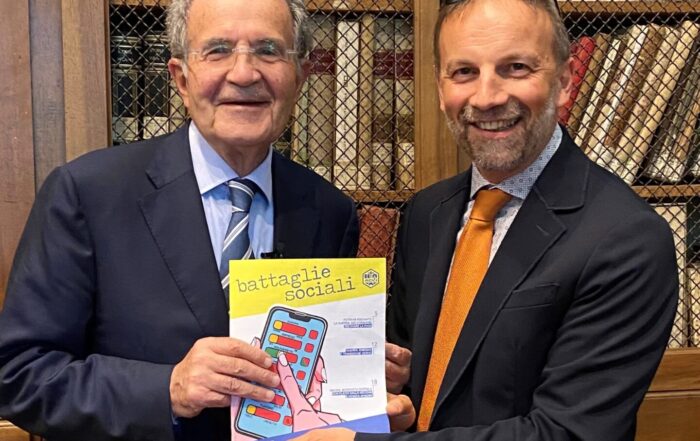 Romano Prodi e Paolo Ferrari stringono Battaglie Sociali
